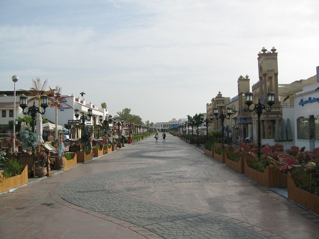 Sharm_el-Sheikh_-_Naama_bay_.jpg