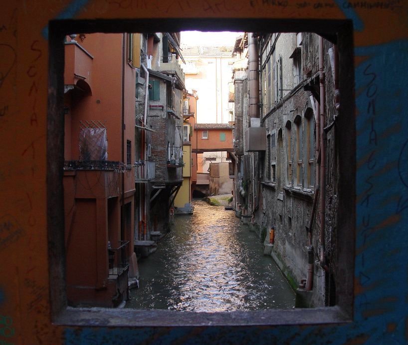 finestra-via-piella-bo.jpg